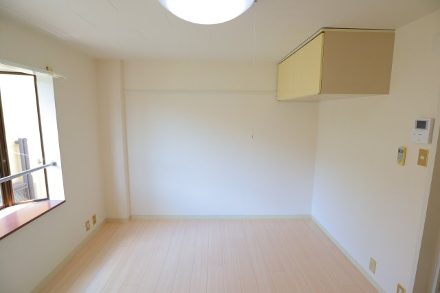 スタンドアップ本町の居間・リビング