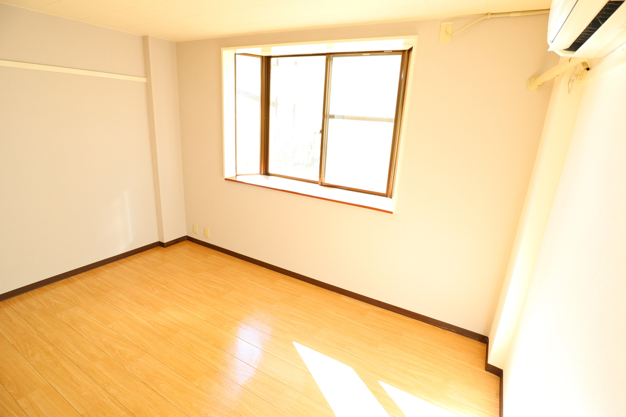 スタンドアップ本町の洋室