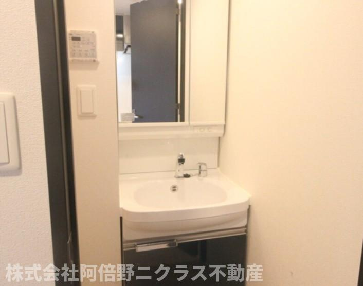 ララプレイス天王寺ルフレの洗面所|階層によってカラーパターンが異なる場合がございます。