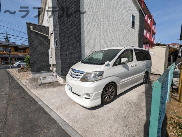 デュラカーサ セブンの駐車場