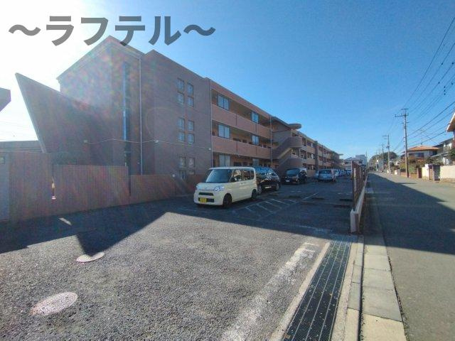 所沢市花園１丁目の賃貸マンションの駐車場
