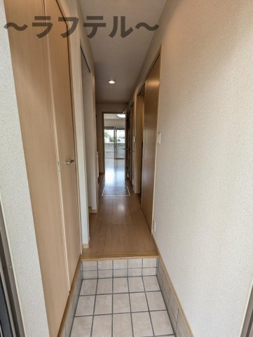 ヴィラ　プリムローズの玄関