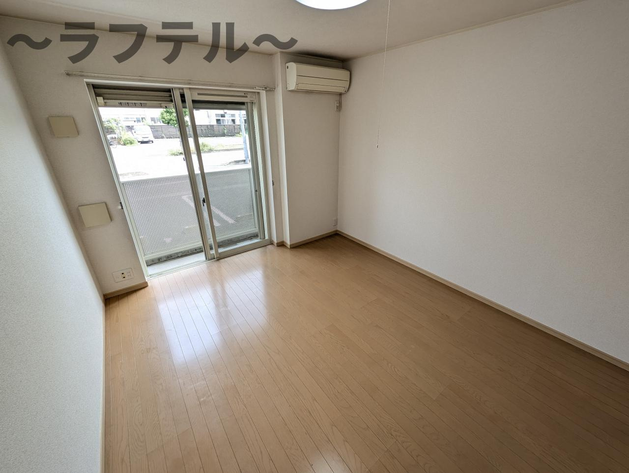 ヴィラ　プリムローズの居間・リビング|別部屋イメージ写真