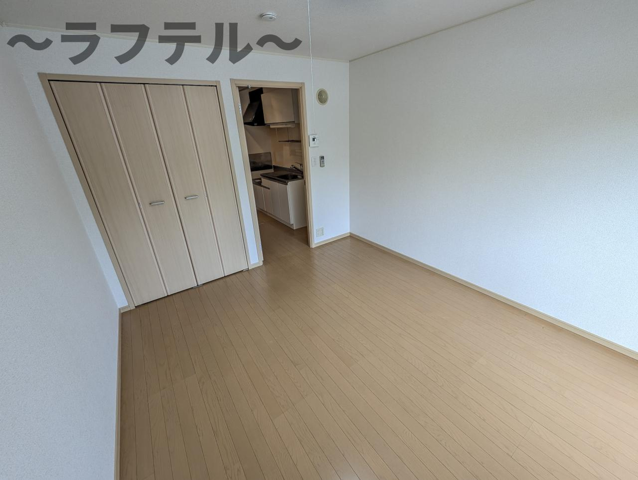 ヴィラ　プリムローズの居間・リビング|別部屋イメージ写真