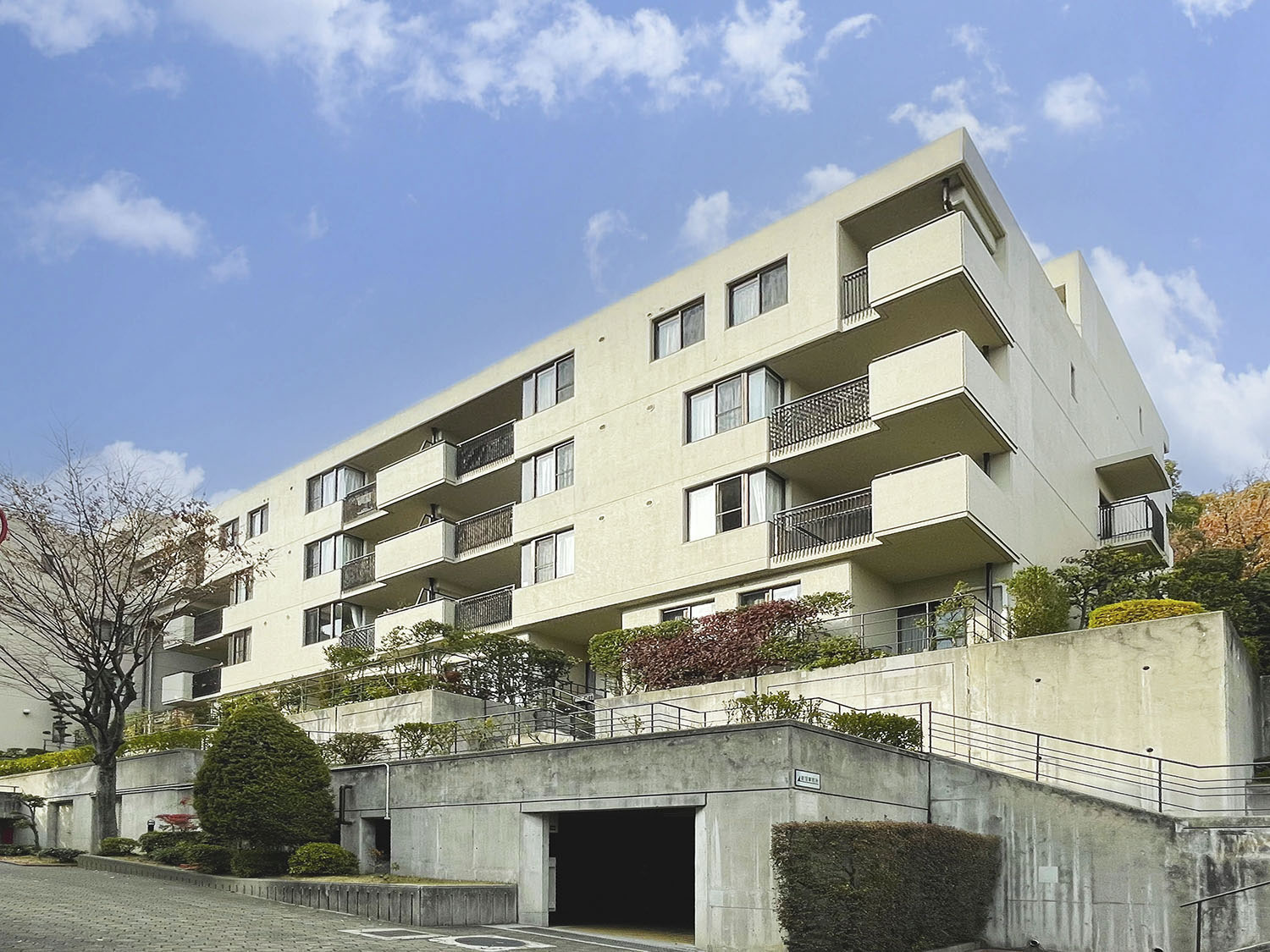 藤和ライブタウン甲陽園山王町C棟の外観