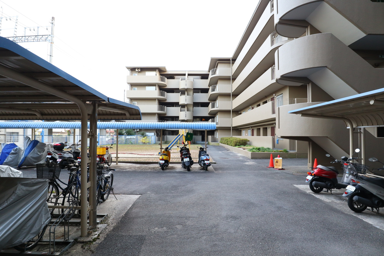 ＧＳハイム生駒の駐車場