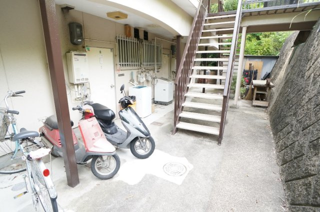 あやめ池パンションの駐車場