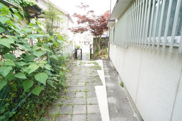 あやめ池パンションのエントランス