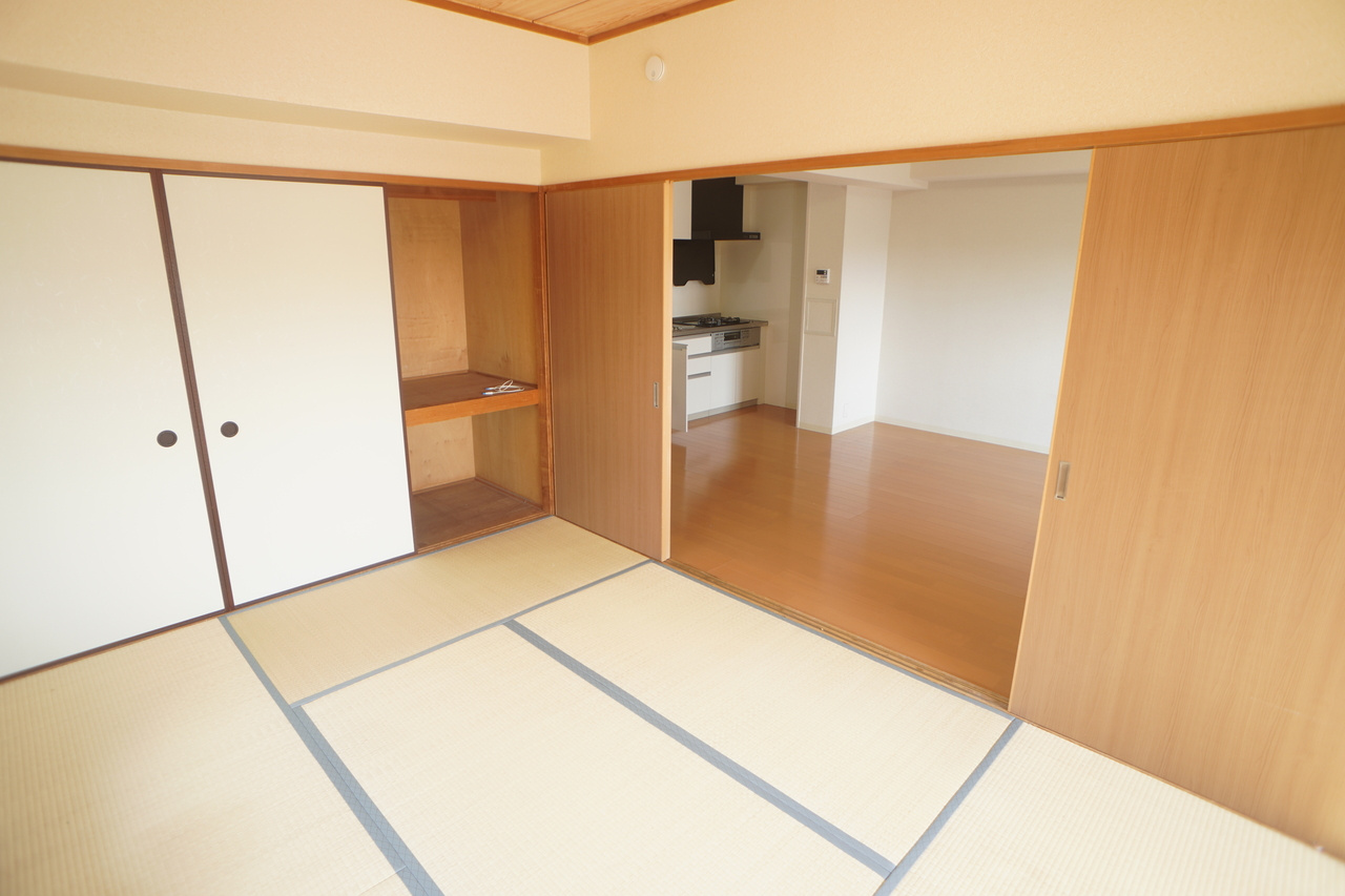 グランドパレス学園前の和室