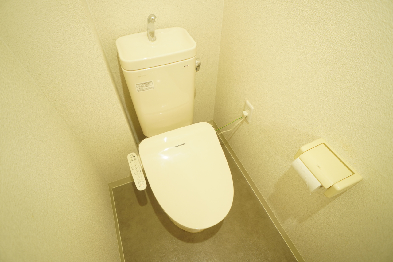 グランドパレス学園前のトイレ