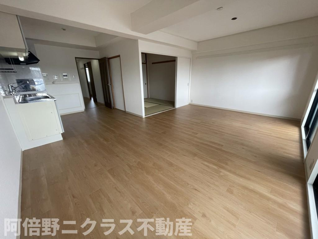グレイスコート上本町の居間・リビング|内装は別部屋の参考写真です。