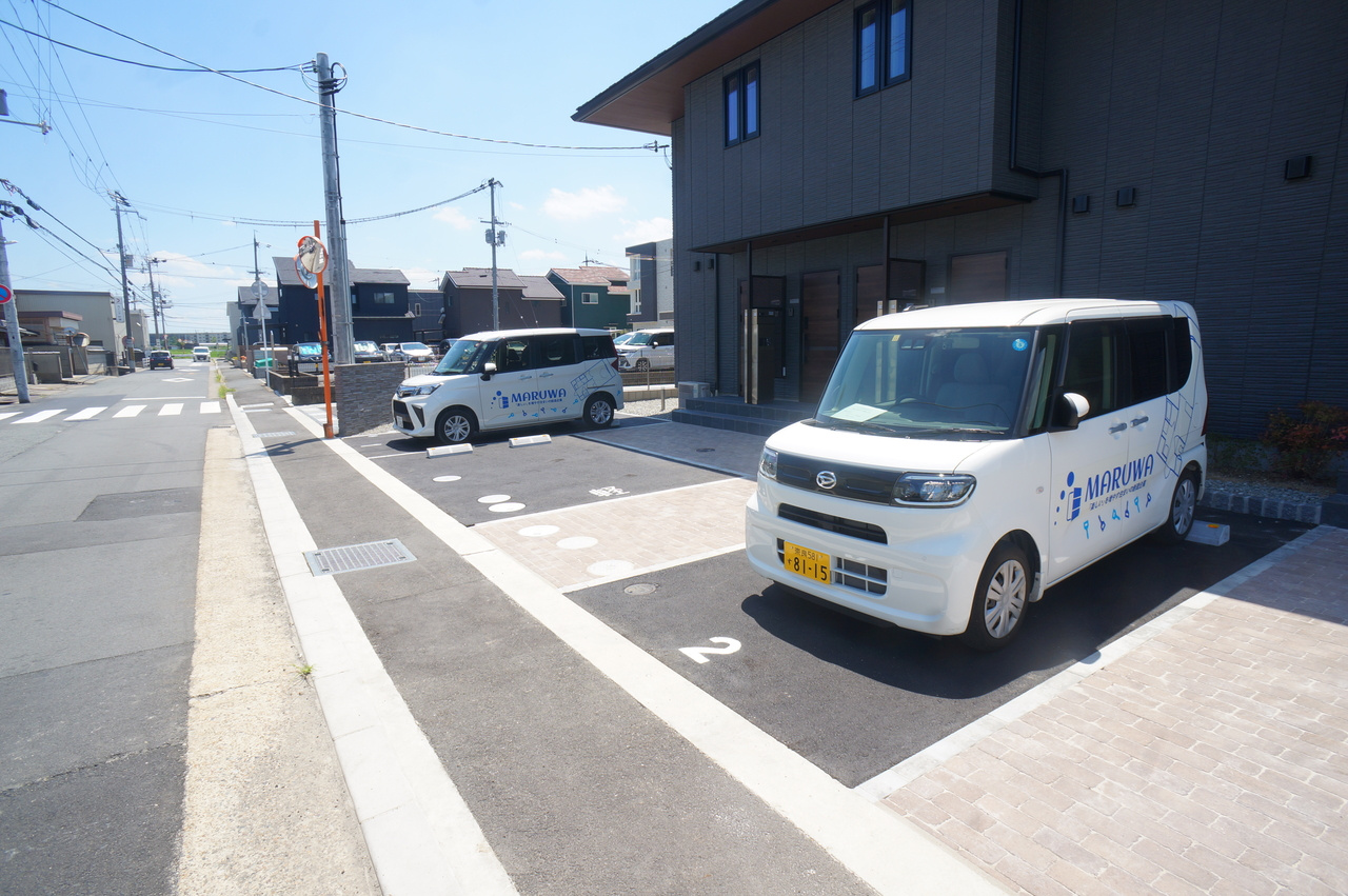 レジデンスコート奈良大安寺の駐車場