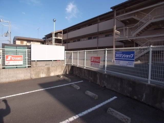 ボヌール西大寺Ｂ棟の駐車場