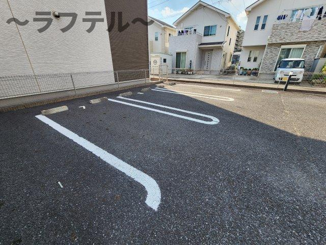 アンソレイェ　Ⅰの駐車場