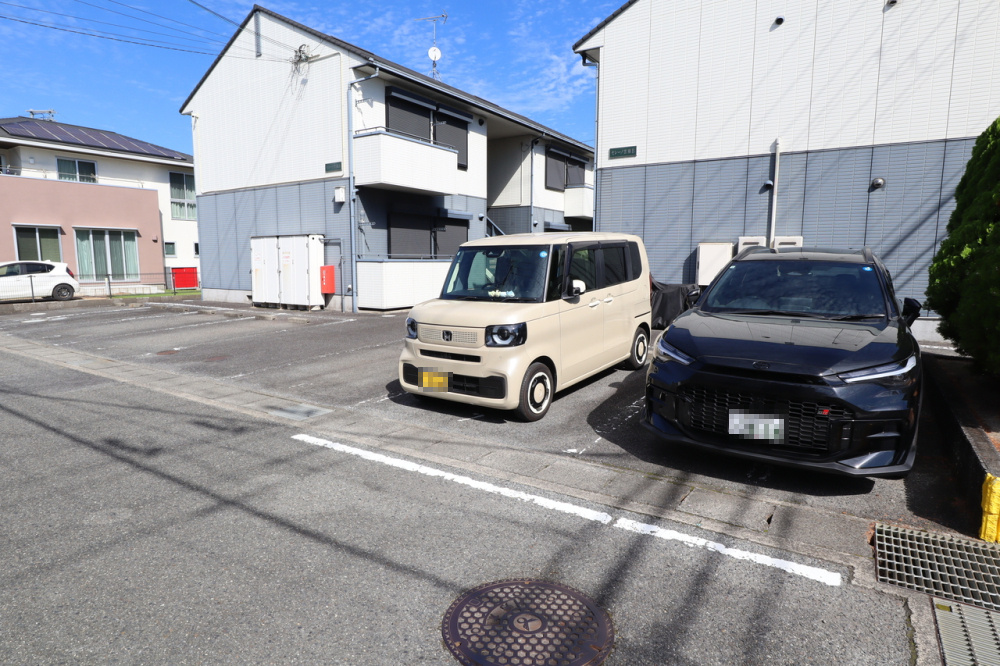 セレーノ雲梯　B棟の駐車場