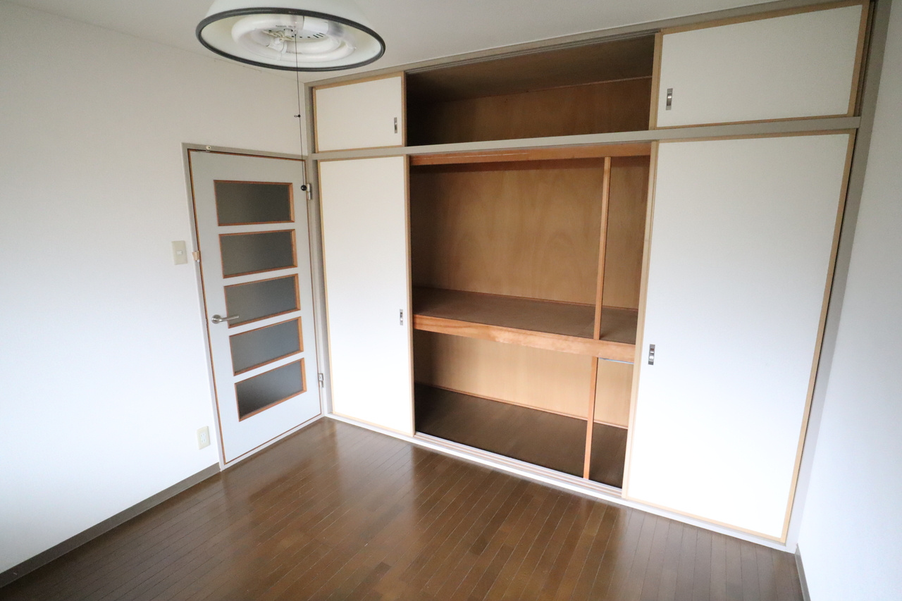 ｉマンション２号館の洋室
