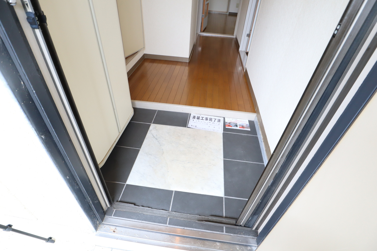 ｉマンション２号館の玄関