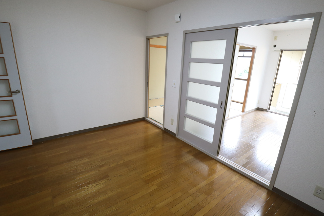 ｉマンション２号館の居間・リビング