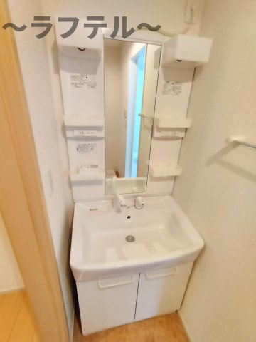 キュートの独立洗面台|別部屋イメージ写真