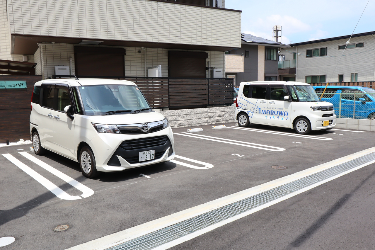 Casa Liberty Balance Thirdの駐車場