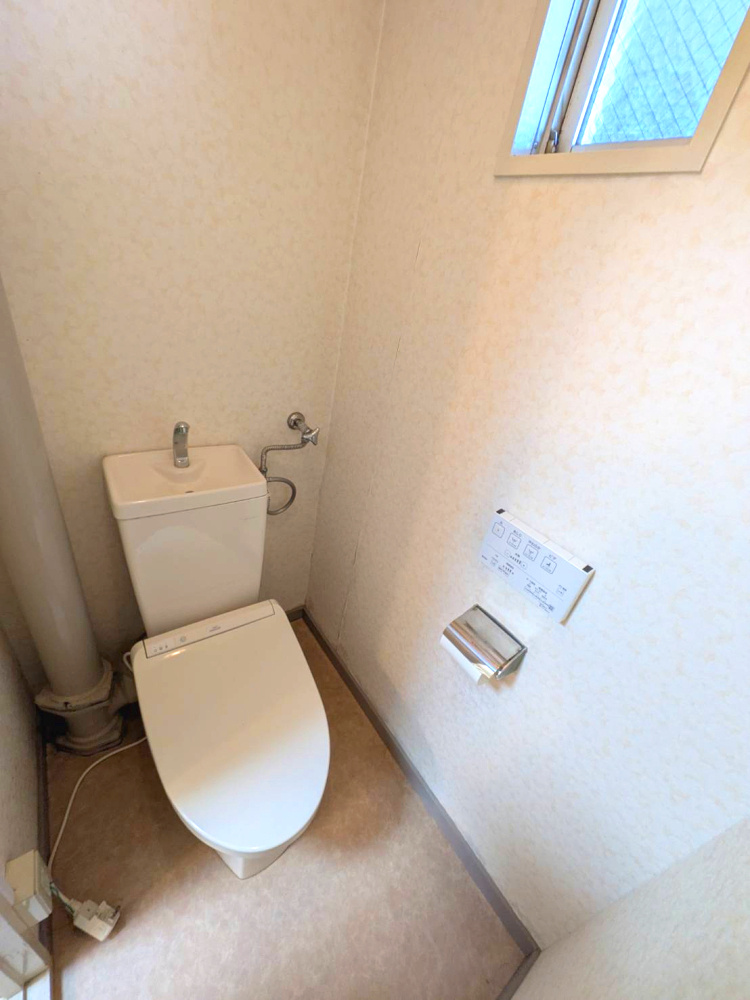 ローレルハイツ宝塚壱号棟のトイレ|ゆったりとした空間のトイレです