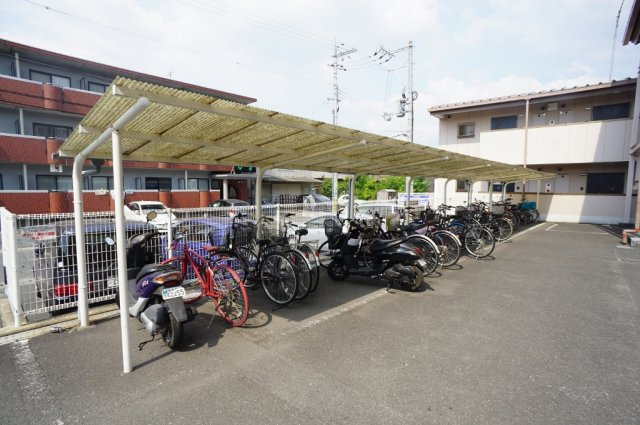 ボヌール西大寺Ｂ棟の駐車場