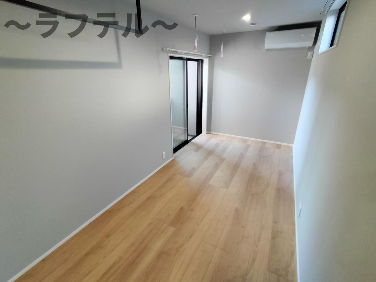 MELDIA小手指の洋室