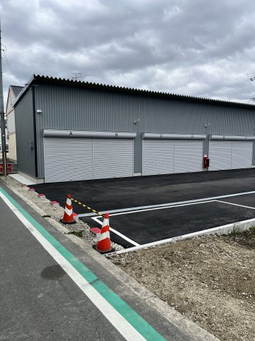 狐井トランクルームの外観