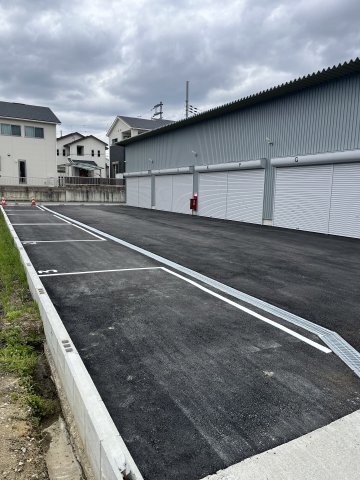 狐井トランクルームの外観