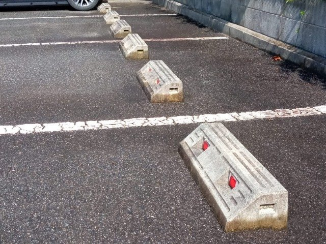 レオパレス富堂（トミドウ）の駐車場
