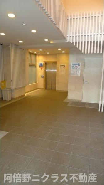 エス・キュート上本町イーストのロビー