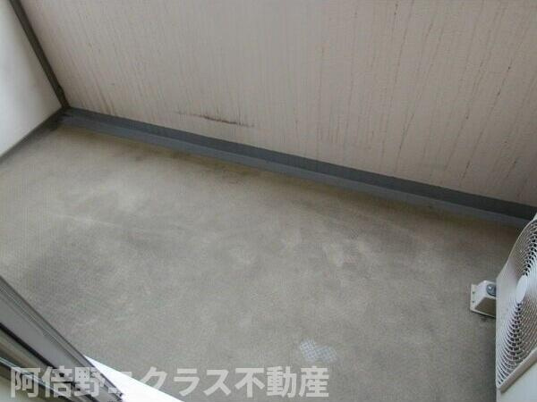 エス・キュート上本町イーストのバルコニー