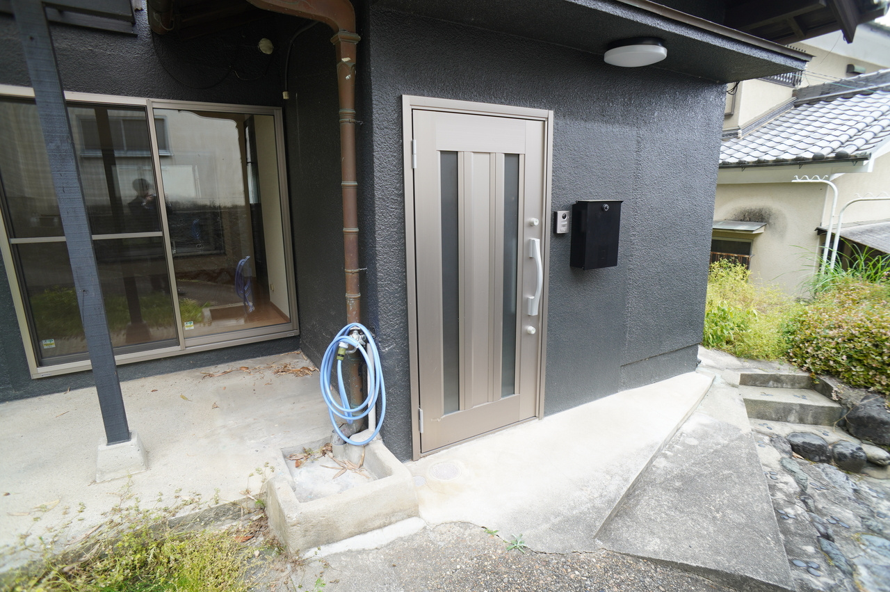 王寺町本町１丁目戸建Ⅱのエントランス