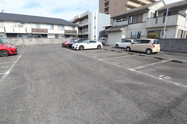コーポ今井の駐車場