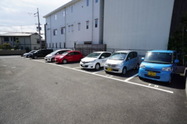 ヴェルドミールの駐車場