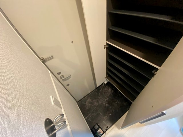 パインツリーの玄関|☆広めの玄関スペース・トールタイプのシューズボックスを設置しています。☆