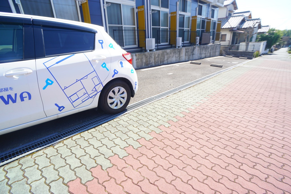 レオパレスＮＡＫＡＴＡの駐車場