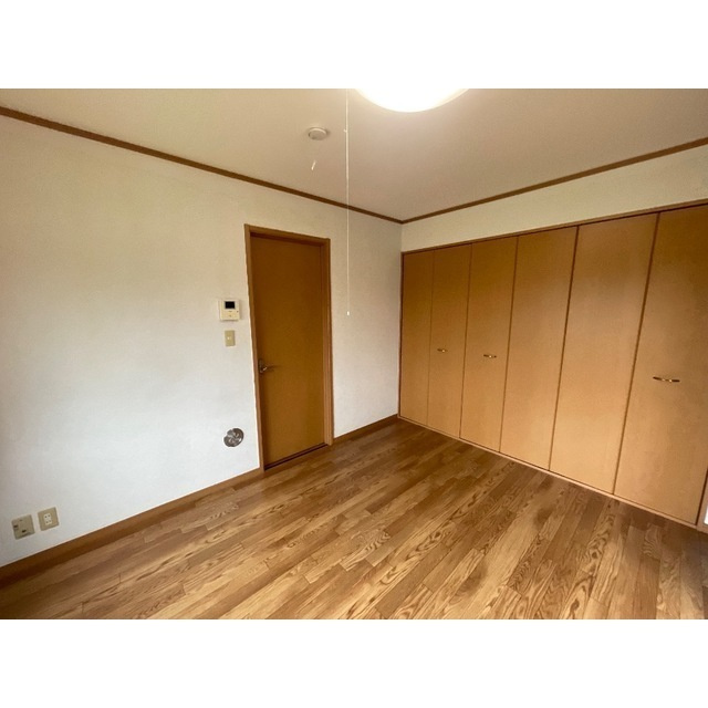 グリーンサイドの居間・リビング|おしゃれな居間です