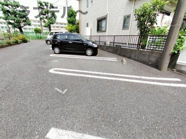 カーサ南風の駐車場