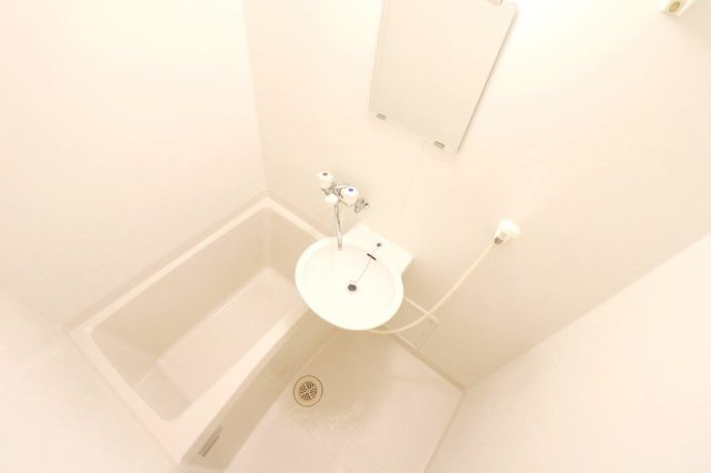 レオパレスハルサキの浴室