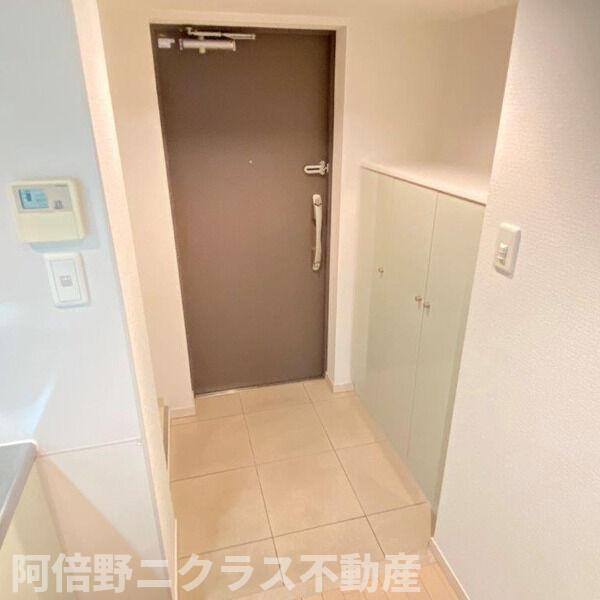 グランド上町の玄関