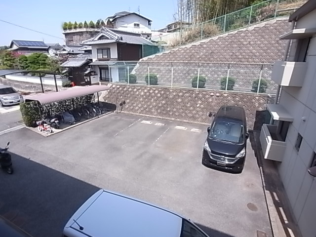 ローズガーデン学園前の駐車場