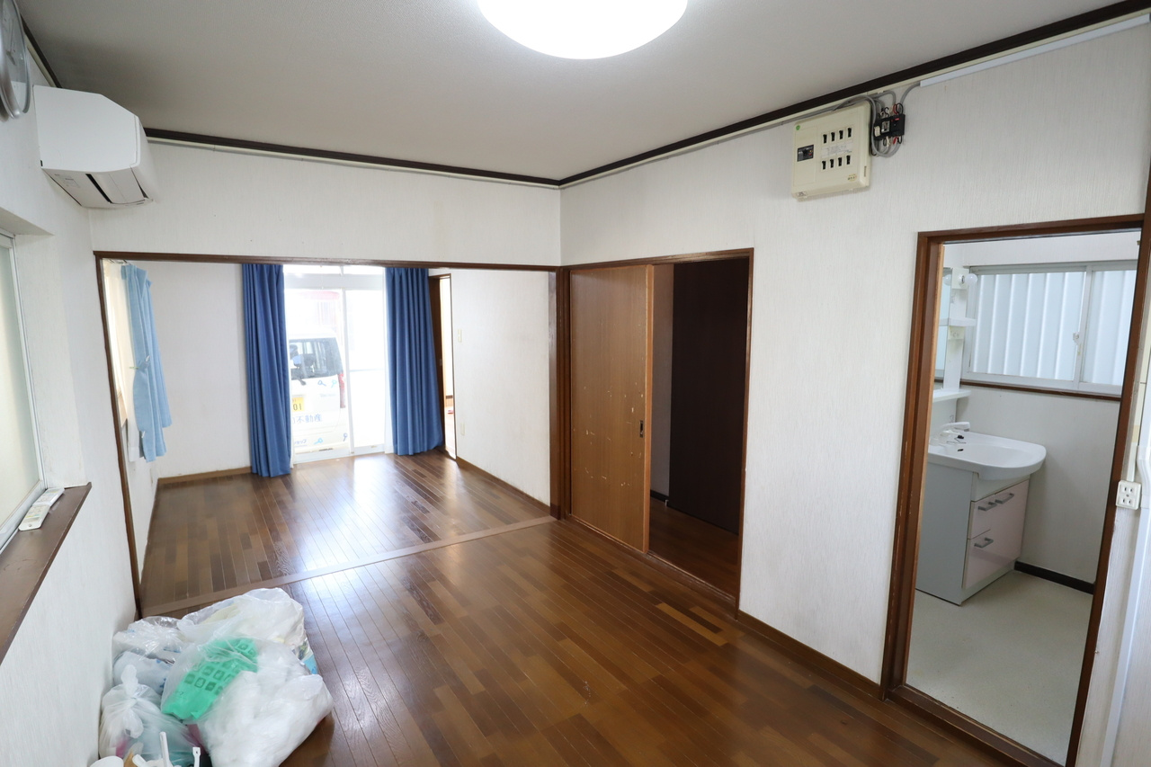 小泉町一戸建の居間・リビング