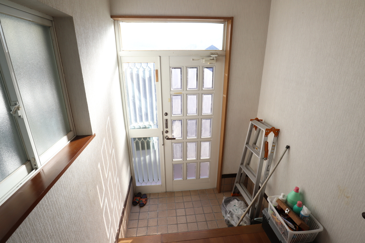 小泉町一戸建の玄関