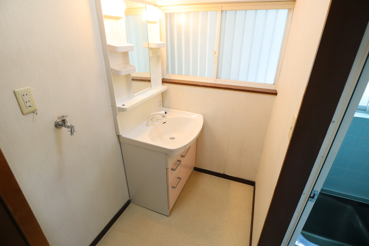 小泉町一戸建の洗面所