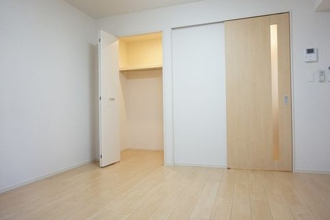 シェノン Rの寝室|別室参考写真です。