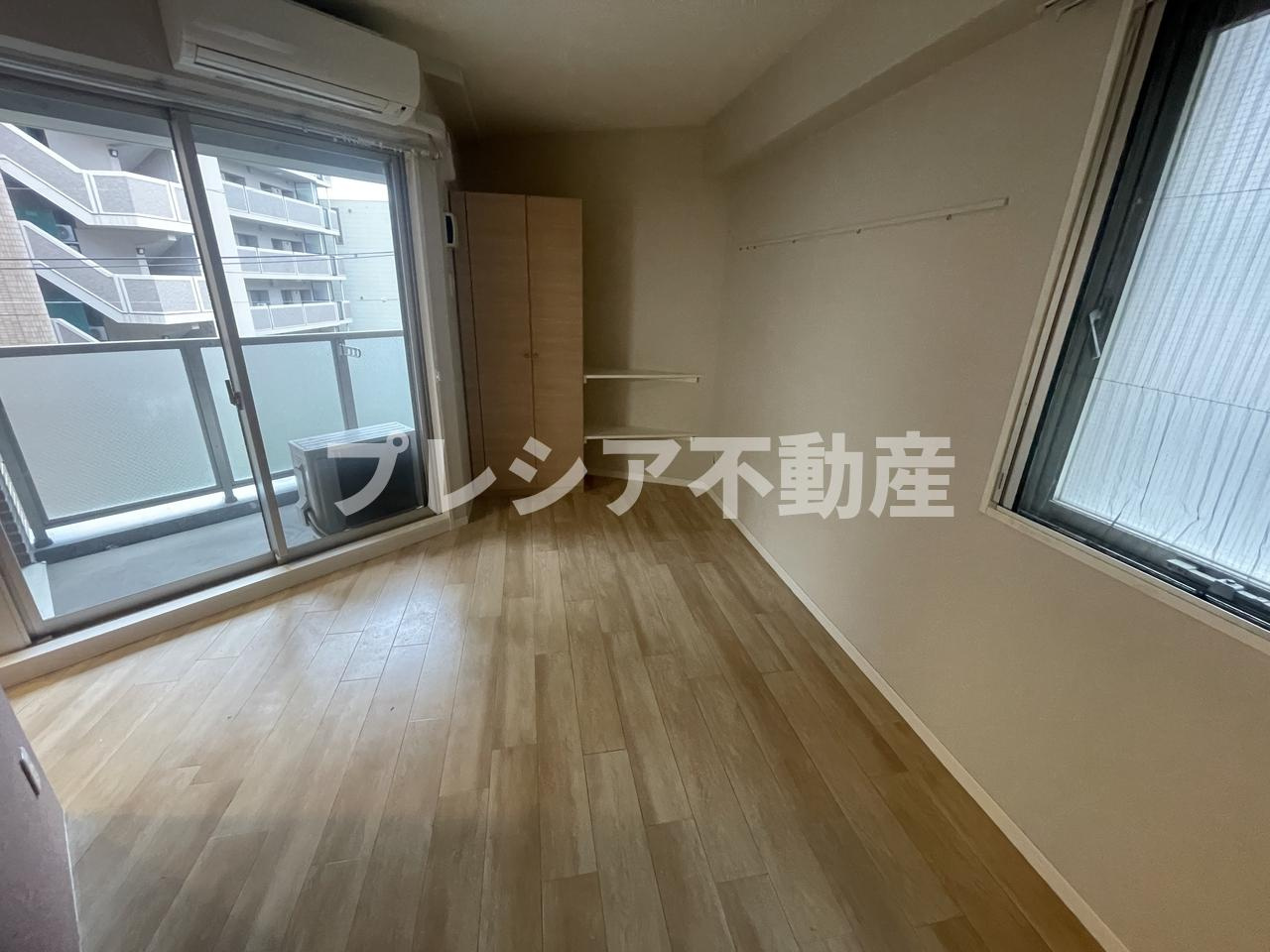 ソリューション甲子園の居間・リビング