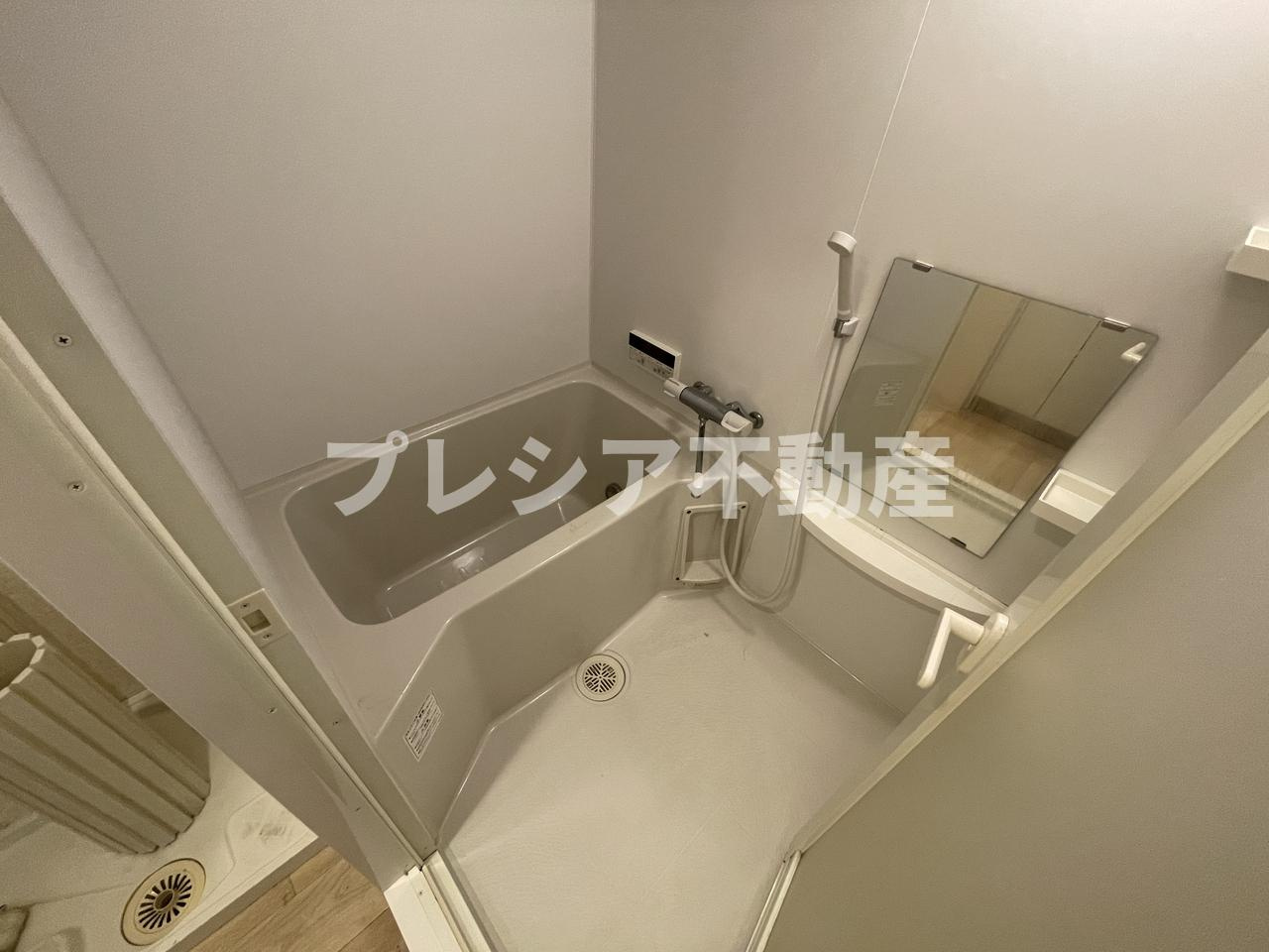 ソリューション甲子園の浴室