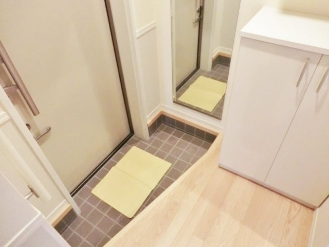 フェニックス浦和北の玄関|☆シューズBOX完備☆※別号室の内装です。