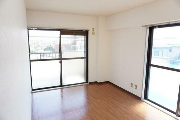 メゾン遠山の居間・リビング|別号室参考写真です